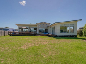 Harbourside Haven - Matarangi Holiday Home